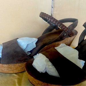 EUC UGG D'Alessio Suede Leather Braided Open Toe Cushioned Wedge Sandal Shoe 8.5